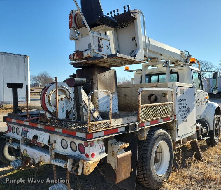 image for item LC9479 1995 International 4700  bucket truck