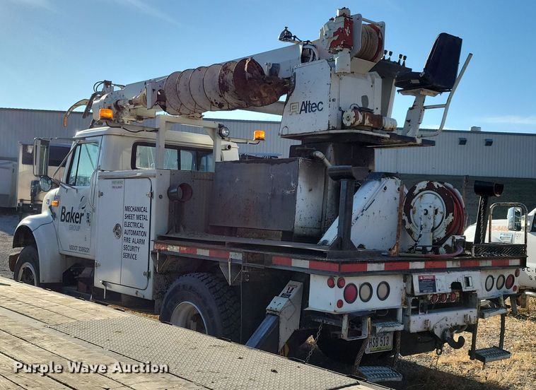 image for item LC9479 1995 International 4700  bucket truck