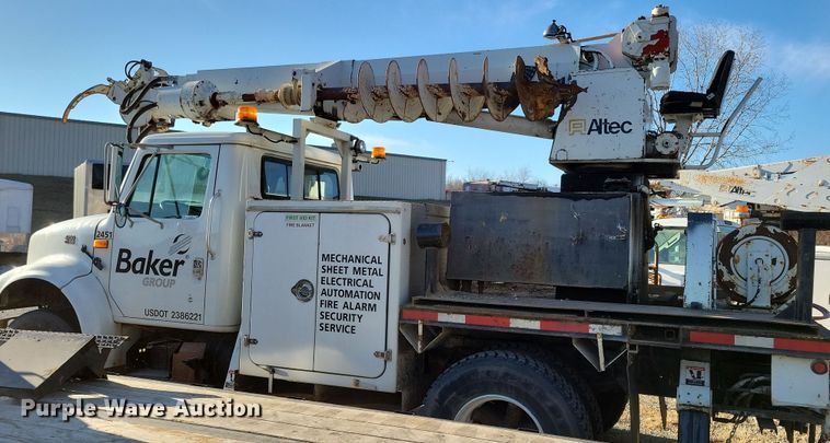 image for item LC9479 1995 International 4700  bucket truck
