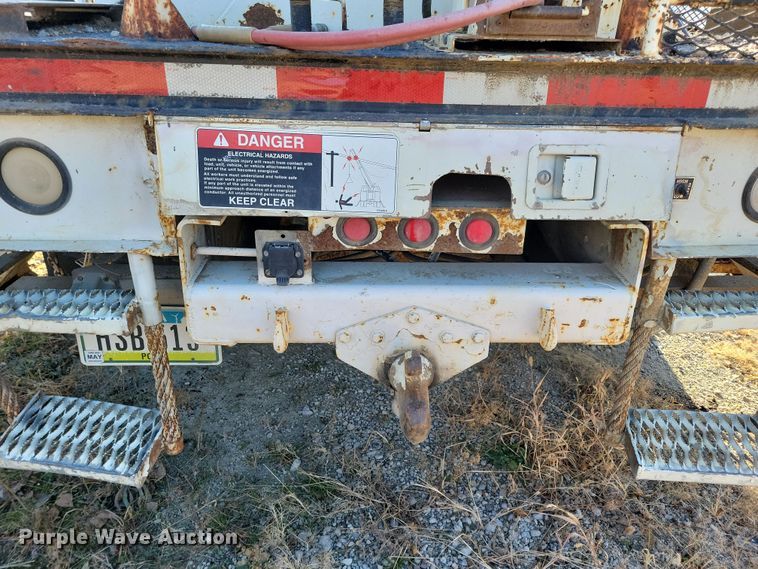 image for item LC9479 1995 International 4700  bucket truck