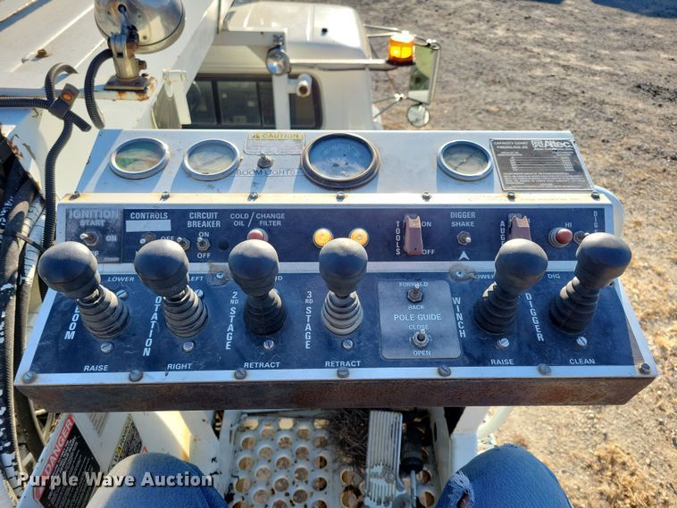 image for item LC9479 1995 International 4700  bucket truck