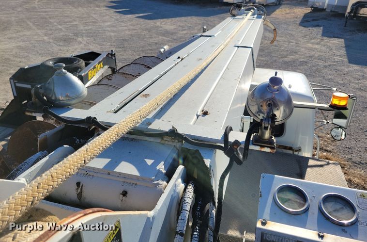 image for item LC9479 1995 International 4700  bucket truck