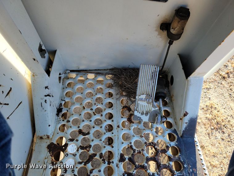 image for item LC9479 1995 International 4700  bucket truck