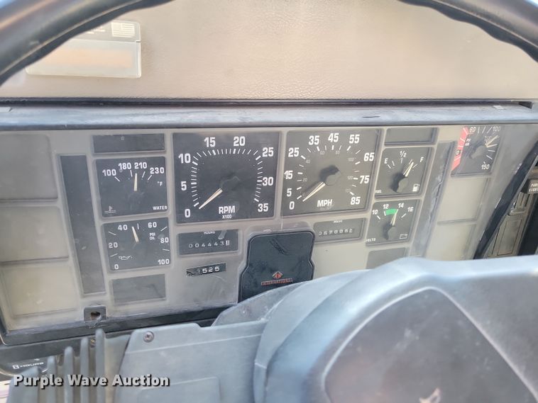 image for item LC9479 1995 International 4700  bucket truck