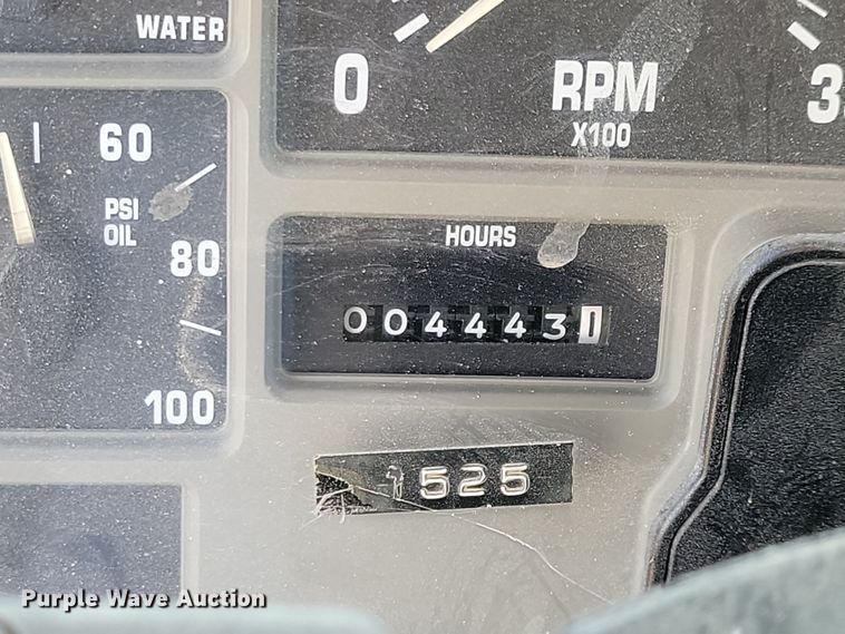 image for item LC9479 1995 International 4700  bucket truck