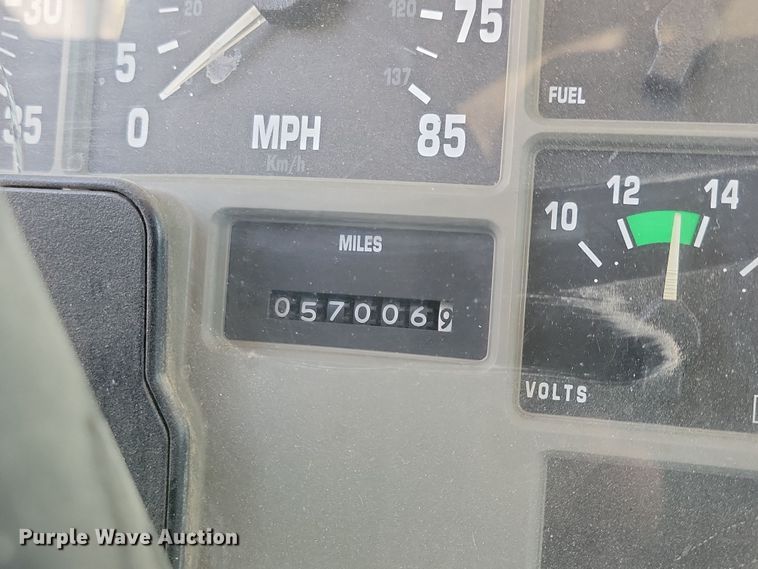 image for item LC9479 1995 International 4700  bucket truck