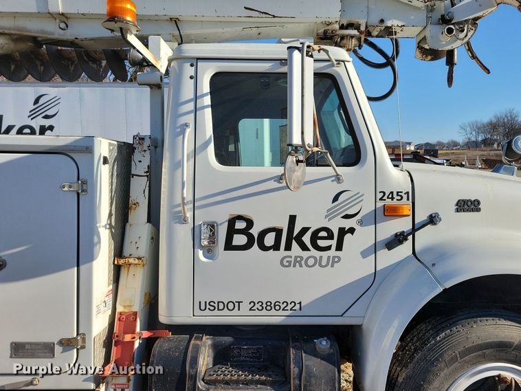 image for item LC9479 1995 International 4700  bucket truck