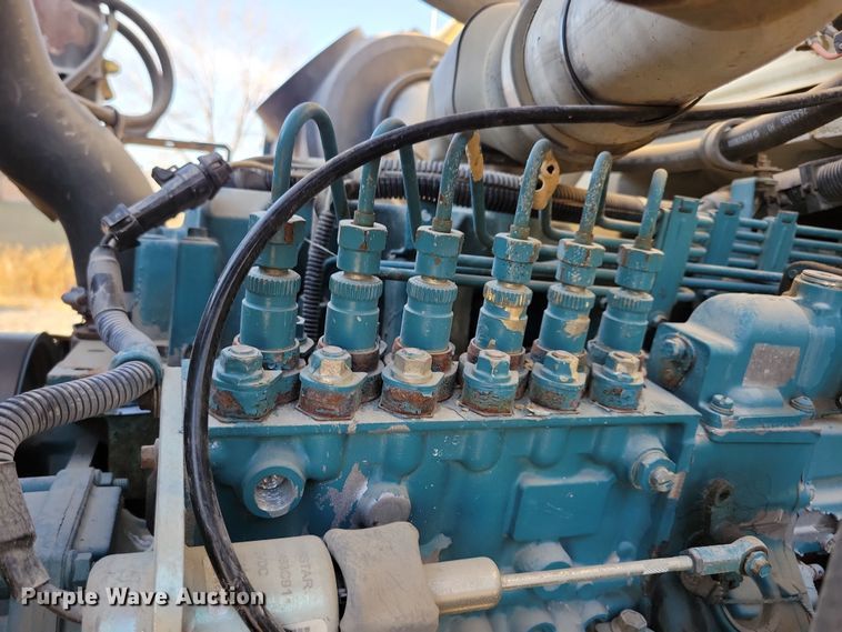 image for item LC9479 1995 International 4700  bucket truck