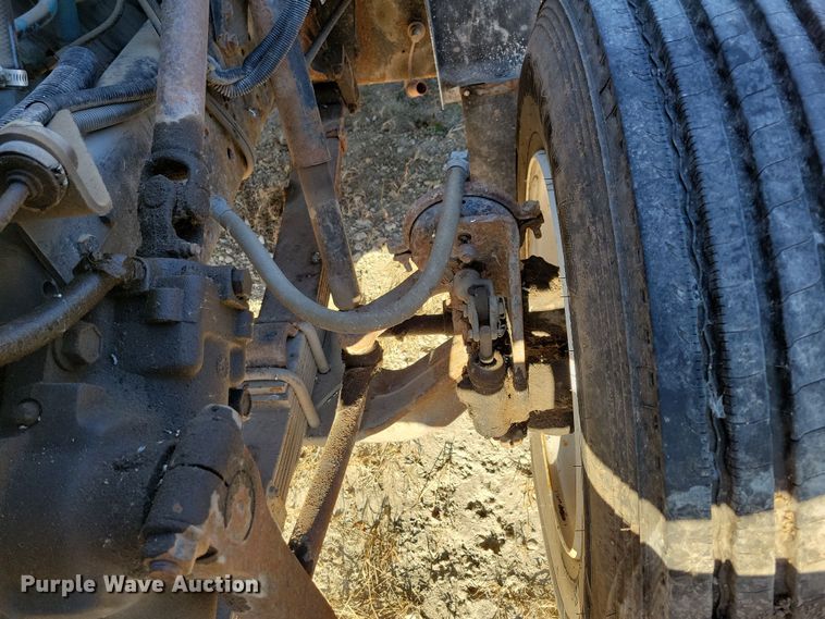 image for item LC9479 1995 International 4700  bucket truck