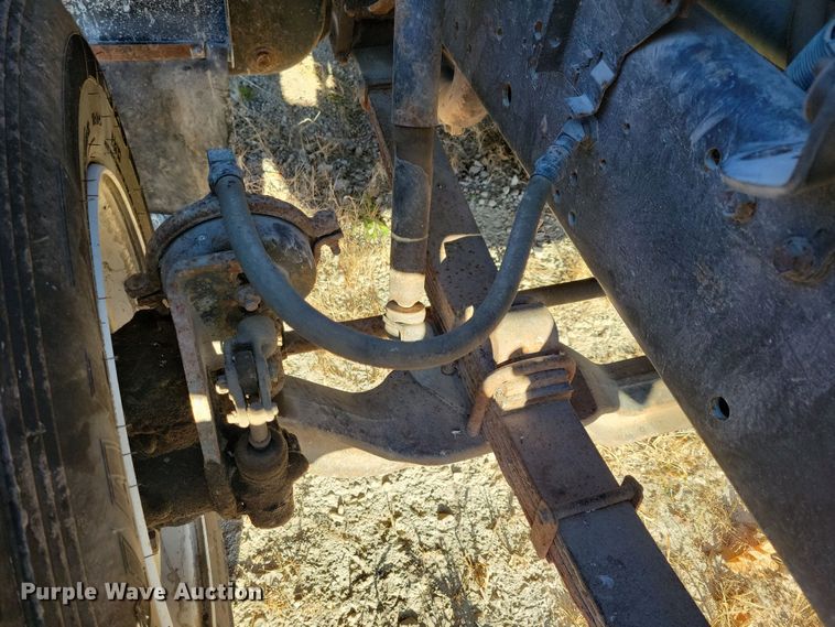 image for item LC9479 1995 International 4700  bucket truck