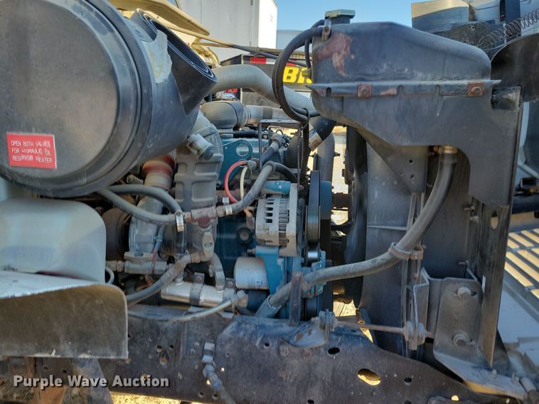 image for item LC9479 1995 International 4700  bucket truck