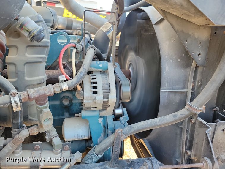 image for item LC9479 1995 International 4700  bucket truck