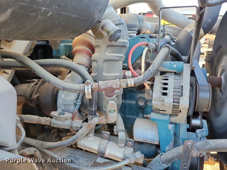 image for item LC9479 1995 International 4700  bucket truck