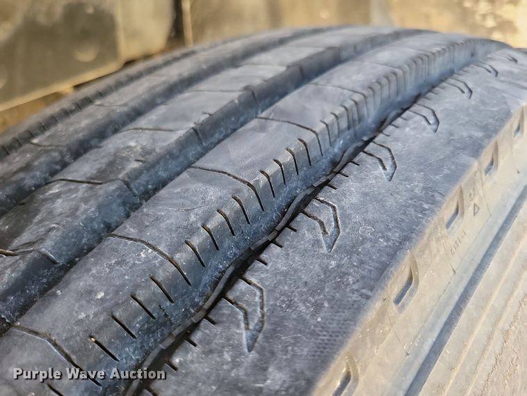 image for item LC9479 1995 International 4700  bucket truck