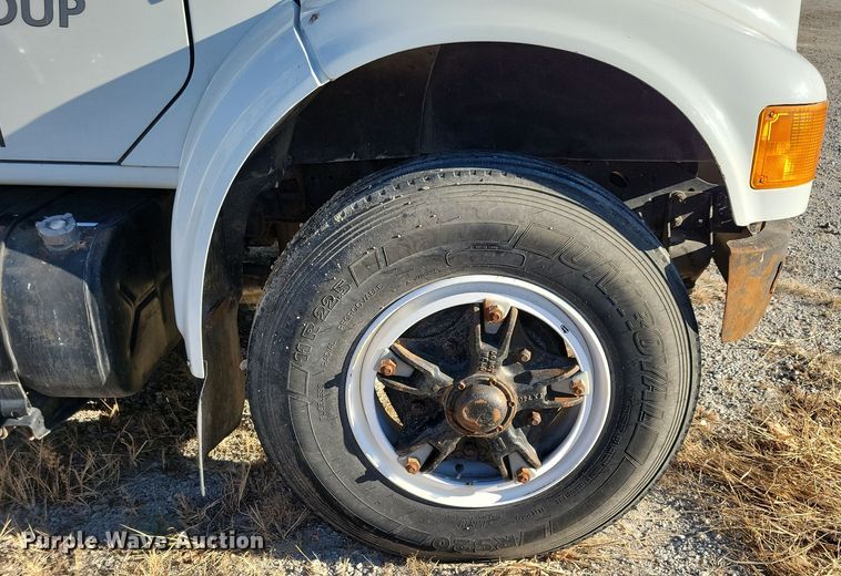 image for item LC9479 1995 International 4700  bucket truck