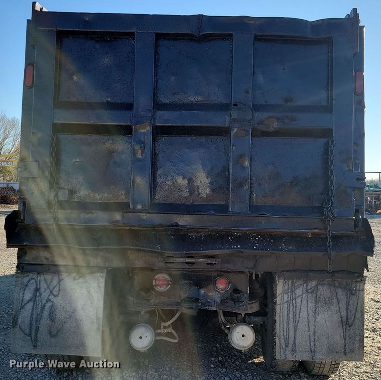 image for item LD9052 1997 Kenworth T800  dump truck