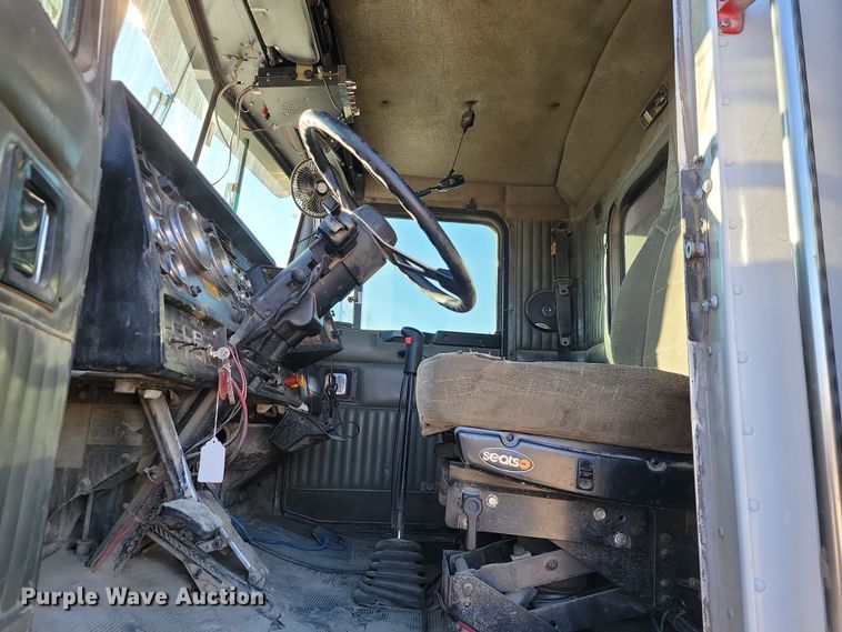 image for item LD9052 1997 Kenworth T800  dump truck