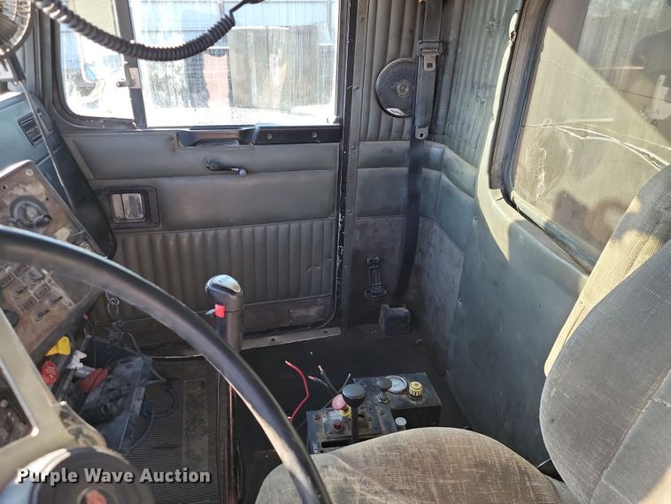image for item LD9052 1997 Kenworth T800  dump truck