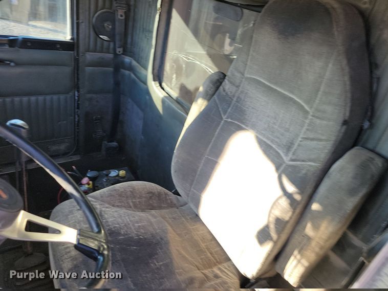 image for item LD9052 1997 Kenworth T800  dump truck