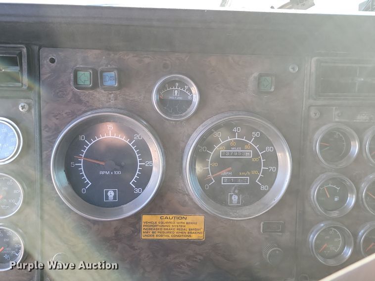 image for item LD9052 1997 Kenworth T800  dump truck