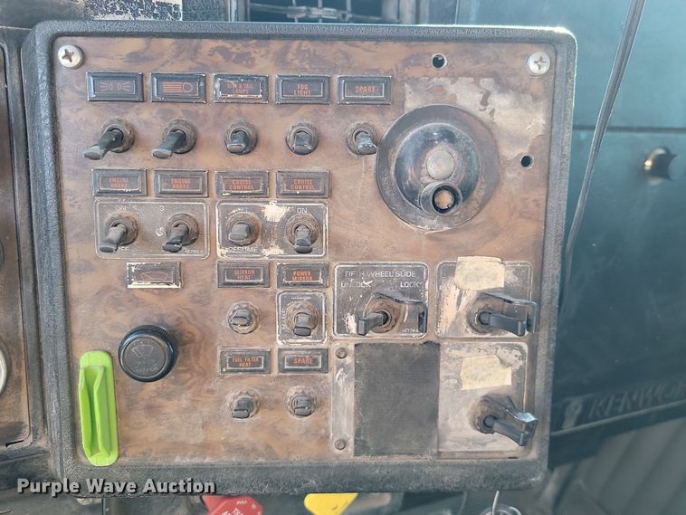 image for item LD9052 1997 Kenworth T800  dump truck