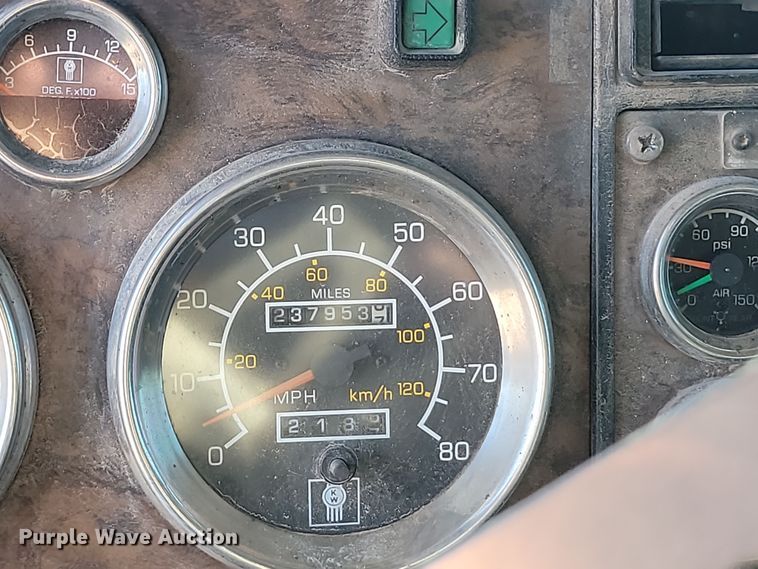 image for item LD9052 1997 Kenworth T800  dump truck