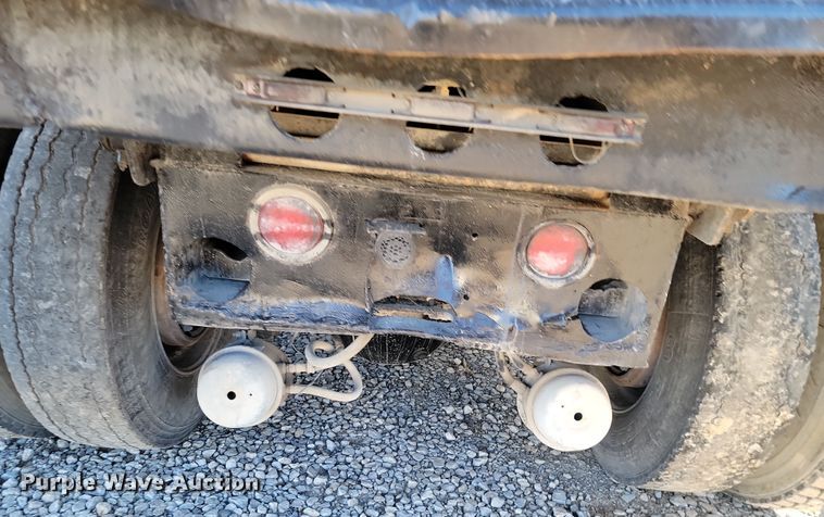 image for item LD9052 1997 Kenworth T800  dump truck