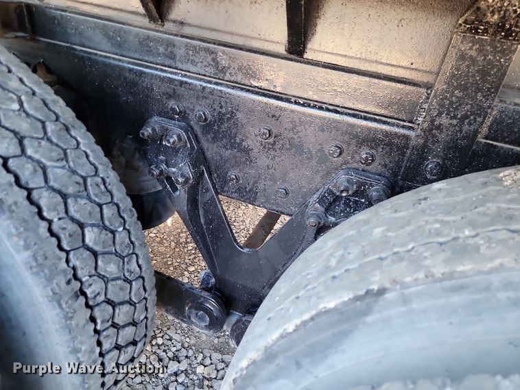 image for item LD9052 1997 Kenworth T800  dump truck
