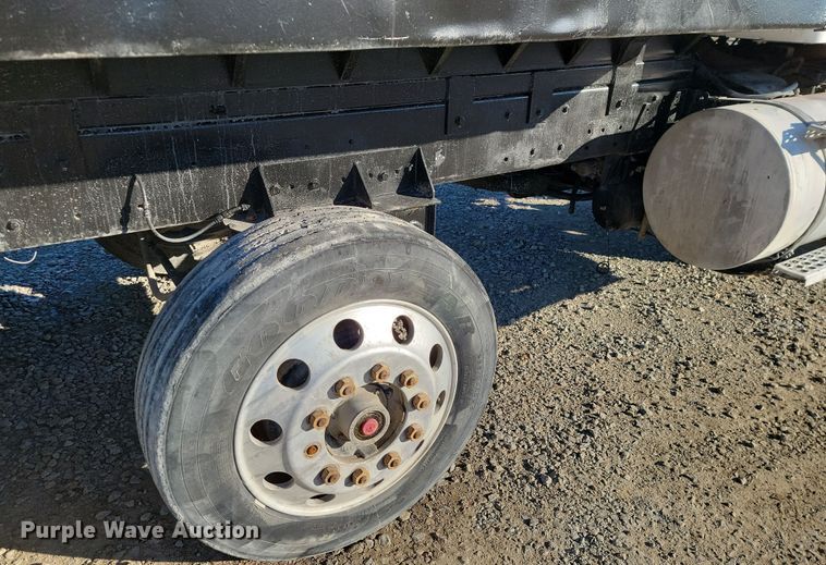 image for item LD9052 1997 Kenworth T800  dump truck