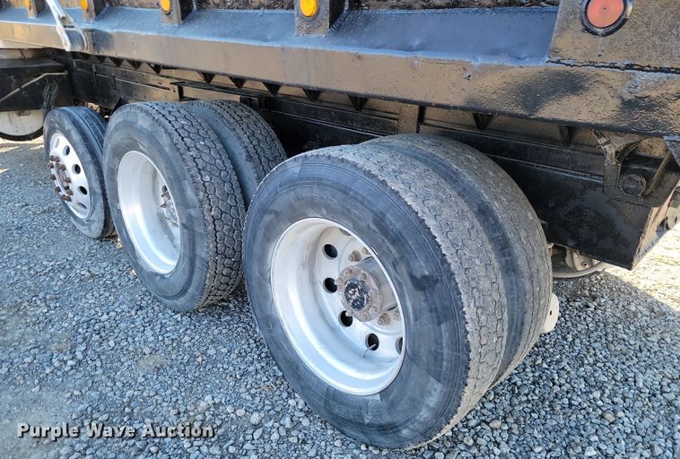 image for item LD9052 1997 Kenworth T800  dump truck