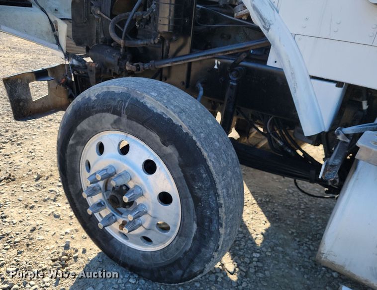 image for item LD9052 1997 Kenworth T800  dump truck
