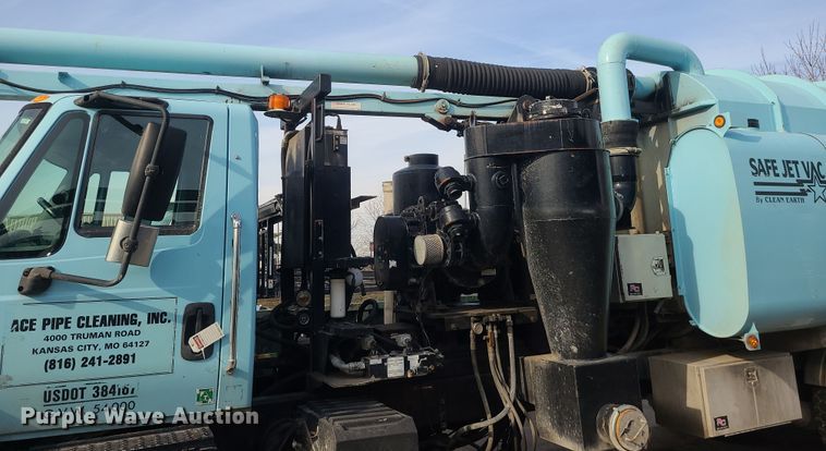 image for item LJ9421 2005 International 7500  sewer jetter truck