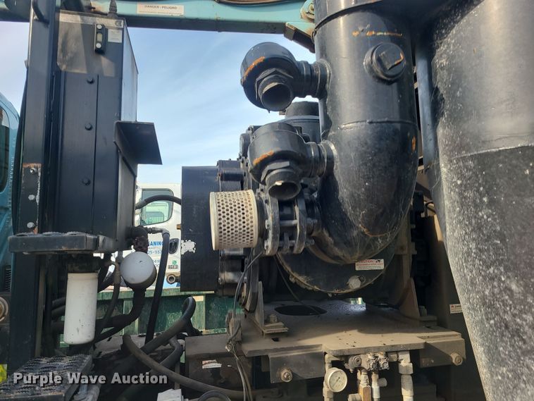 image for item LJ9421 2005 International 7500  sewer jetter truck