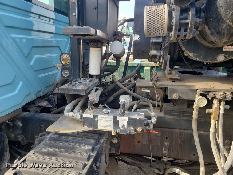 image for item LJ9421 2005 International 7500  sewer jetter truck