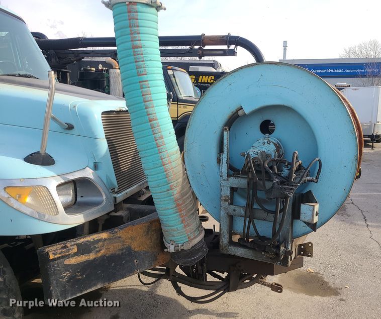 image for item LJ9421 2005 International 7500  sewer jetter truck