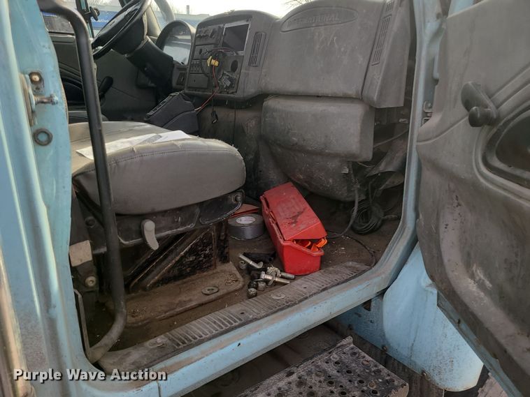 image for item LJ9421 2005 International 7500  sewer jetter truck