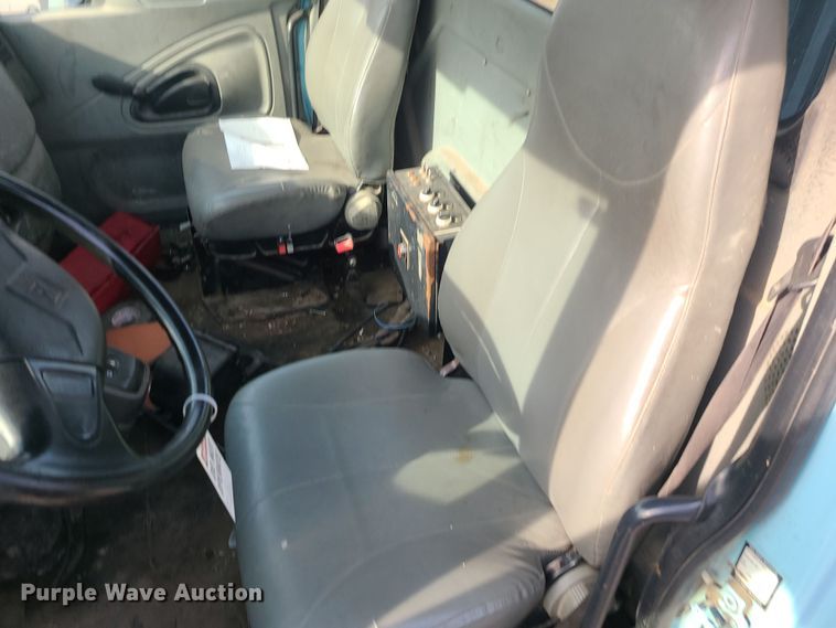 image for item LJ9421 2005 International 7500  sewer jetter truck