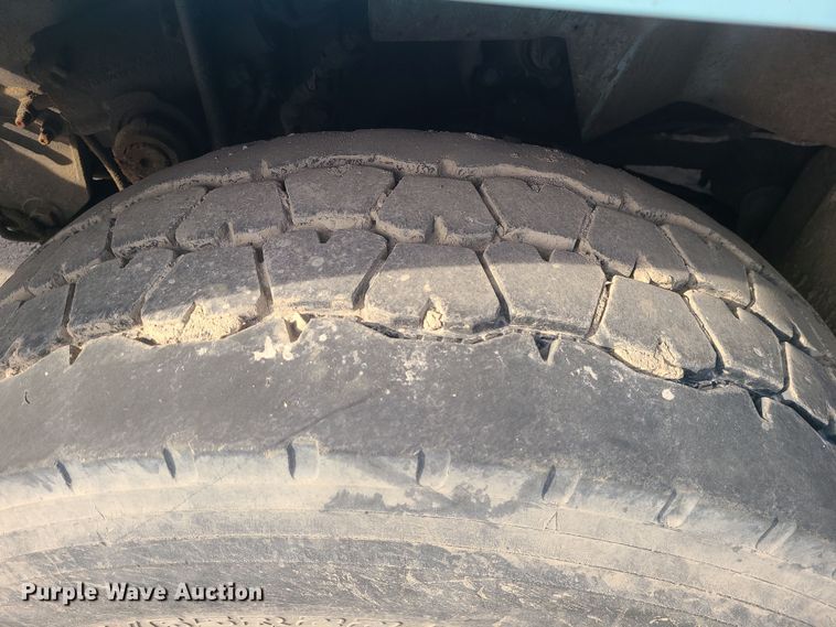 image for item LJ9421 2005 International 7500  sewer jetter truck