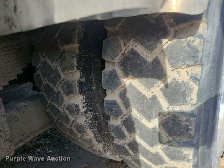 image for item LJ9421 2005 International 7500  sewer jetter truck