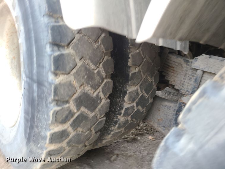 image for item LJ9421 2005 International 7500  sewer jetter truck