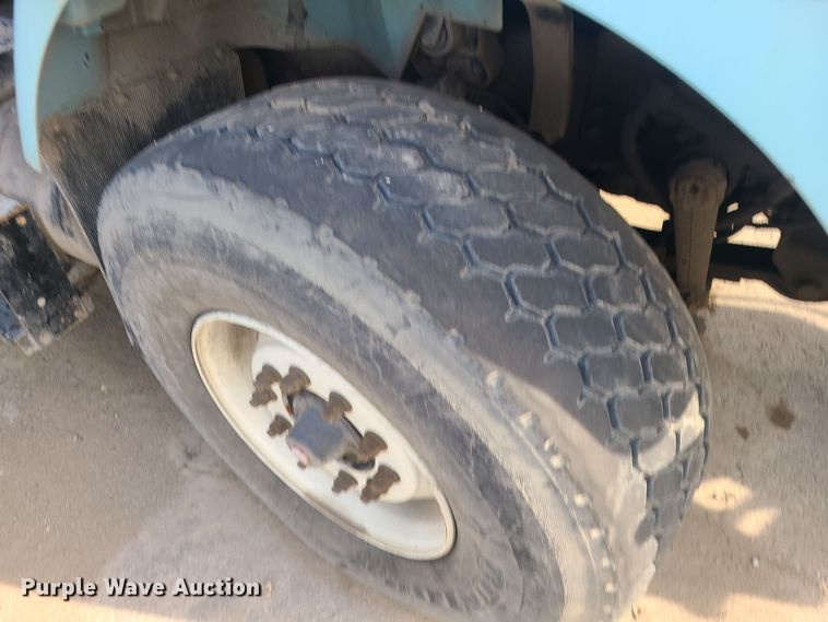 image for item LJ9421 2005 International 7500  sewer jetter truck