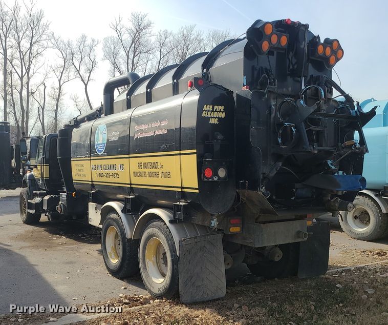 image for item LJ9422 2005 International 7500  sewer jetter truck