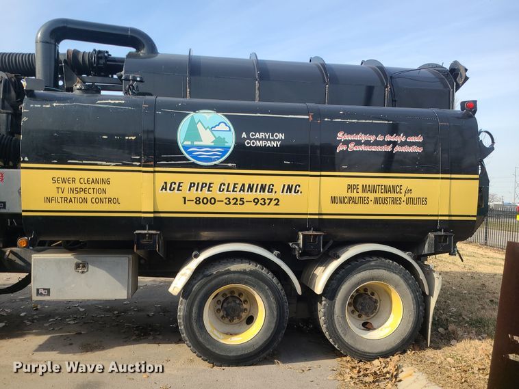 image for item LJ9422 2005 International 7500  sewer jetter truck