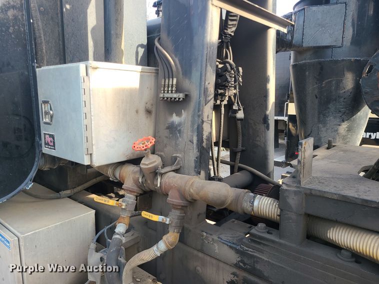 image for item LJ9422 2005 International 7500  sewer jetter truck