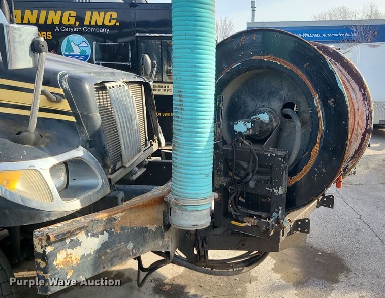 image for item LJ9422 2005 International 7500  sewer jetter truck