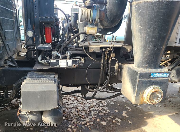 image for item LJ9422 2005 International 7500  sewer jetter truck