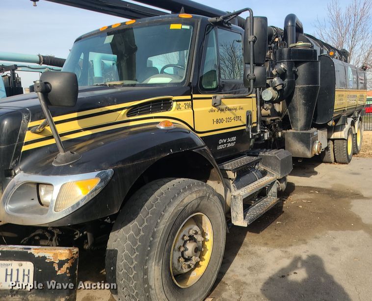 image for item LJ9422 2005 International 7500  sewer jetter truck