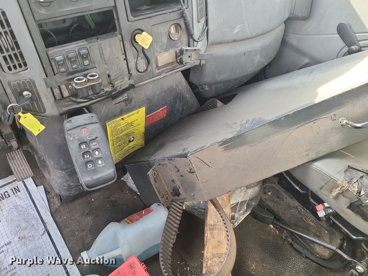 image for item LJ9422 2005 International 7500  sewer jetter truck