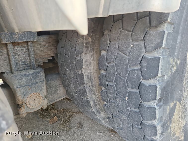 image for item LJ9422 2005 International 7500  sewer jetter truck