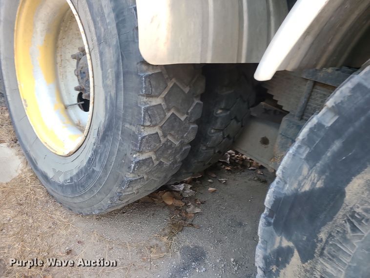 image for item LJ9422 2005 International 7500  sewer jetter truck